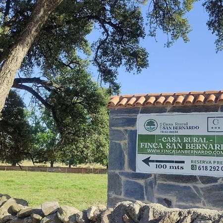 Casa Rural Finca San Bernardo 3 Estrellas Montehermoso Екстер'єр фото